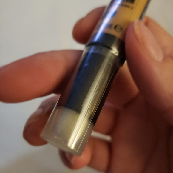 Revlon ColorStay Skin Awaken 5-in-1 Concealer, Lightweight, Creamy Longlasting - Picture 6 of 7